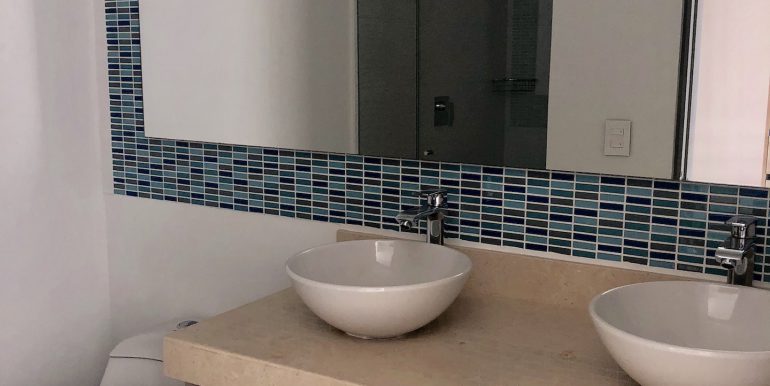 20181023_130812891_iOS